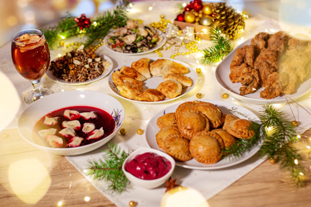 polskie tradycje bożonarodzeniowe 12 potraw